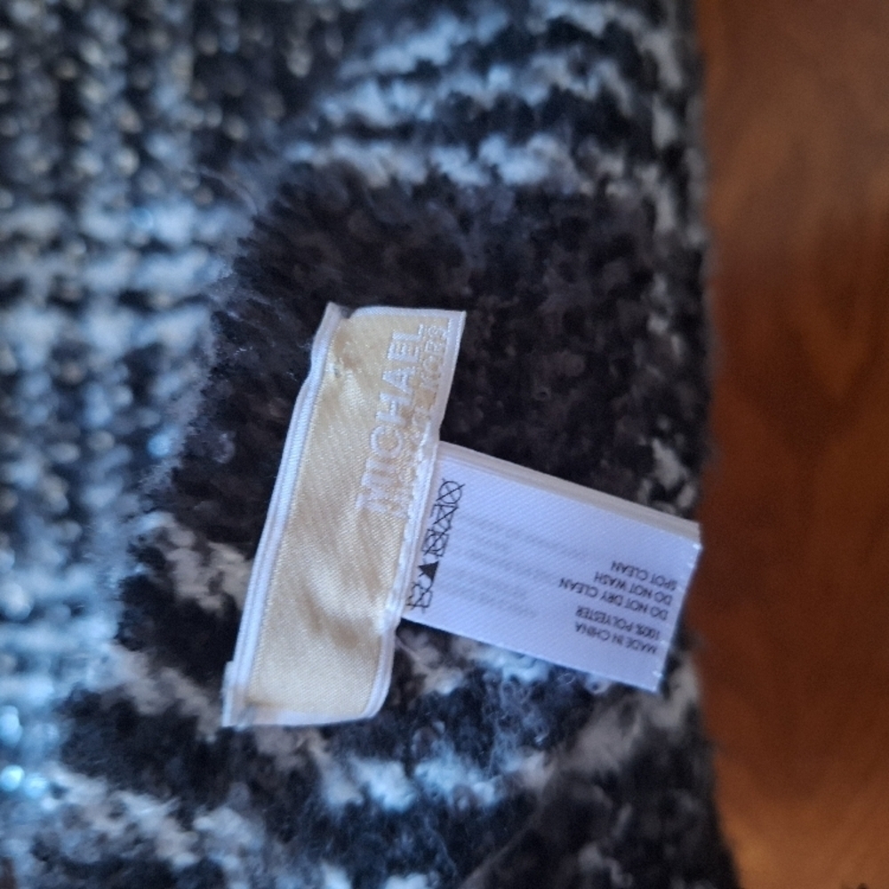 MICHAEL Michael Kors Black and White Plaid Scarf - Picture 12 of 14